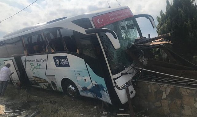 Bursalıların otobüsü kültür turu dönüşünde kaza yaptı: 1 ölü, 8 yaralı