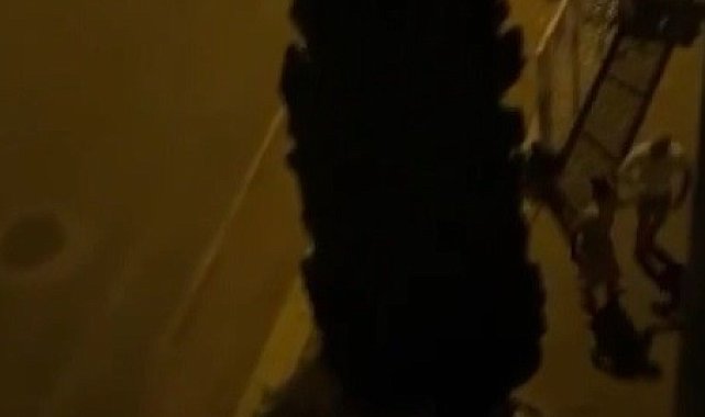 Direnen kadını bir yumrukla yere savurdu, mahalleli tepki gösterince kaçtı