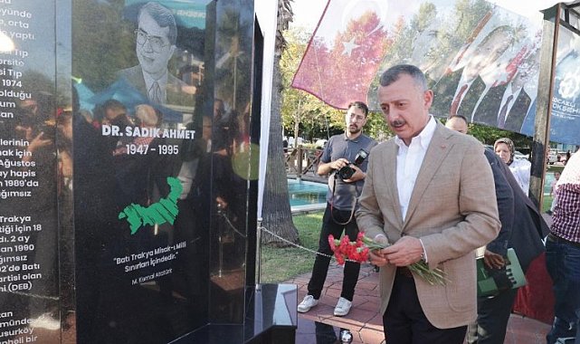 Dr. Sadık Ahmet Anıtı İzmit'te açıldı