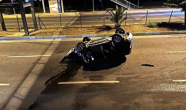 Edremit'te panelvan ile çarpışan otomobil takla attı