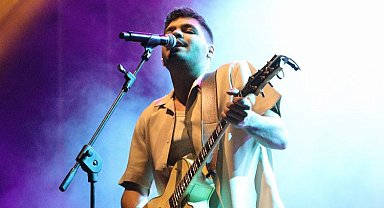 Emir Can İğrek'ten Parti İptal