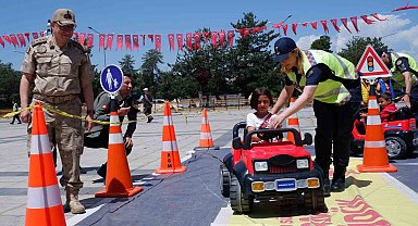 Emniyet kemeri simülasyon aracı Erzurum'da
