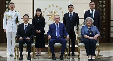 Erdoğan'a 3 büyükelçiden güven mektubu