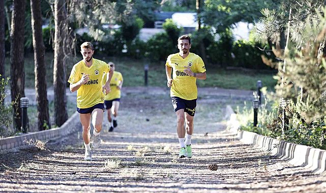 Fenerbahçe, günü çift antrenmanla tamamladı