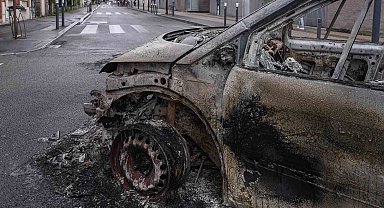 Fransa'daki gösterilerin 4. gecesinde gözaltı sayısı bin 311'e yükseldi