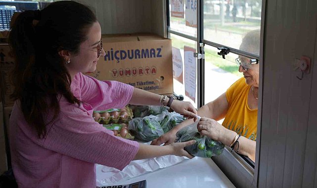 Gemlik Belediyesi kendi seralarında üretiyor, yarı fiyatına satıyor