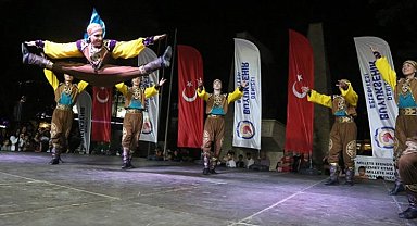 Halk Dansları Festivali coşkulu başladı