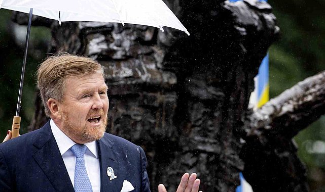 Hollanda Kralı'ndan "kölelik" özrü
