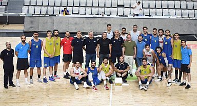 İran Milli Basketbol Takımı Manisa'da