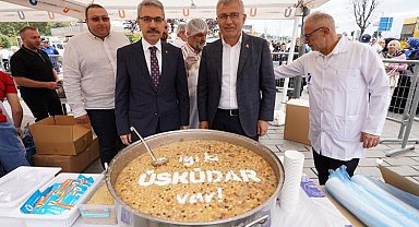 İstanbul Üsküdar aşure bereketini paylaştı