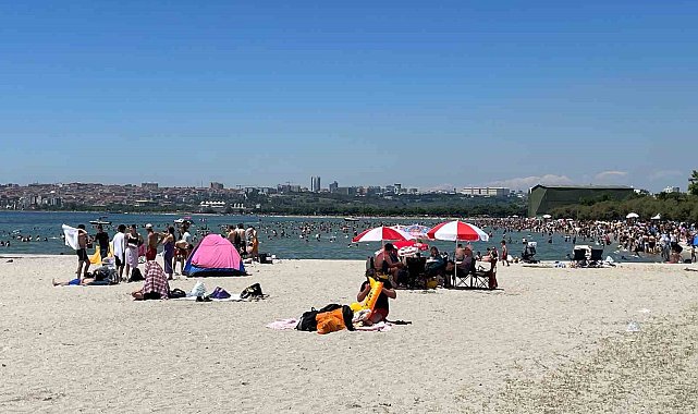 İstanbul'da bayramın son günü plajlar doldu taştı