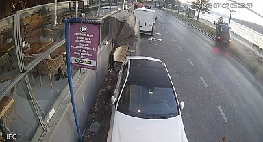 İstanbul'da dehşet anları kamerada: Taklalar attığı cipten sağ çıktı, ortalık savaşa alanına döndü