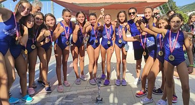 İzmir'in kızlarının bileği bükülmedi