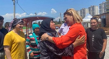 İzmit afet bölgesinde yaraları sarmayı sürdürüyor