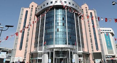 İzmit Belediyesi EYT'li işçilerin tazminatlarını ödedi