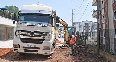 İzmit Belediyesi'nden Tepeköy'de asfalt mesaisi