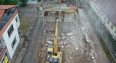 İzmit Mehmet Ali Paşa'daki son binayı da yıktı