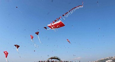 İzmitli çocuklara uçurtma şenliği