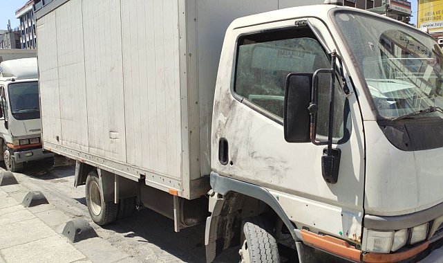 Kaçırıp tur attıkları kamyonetin akülerini çaldılar