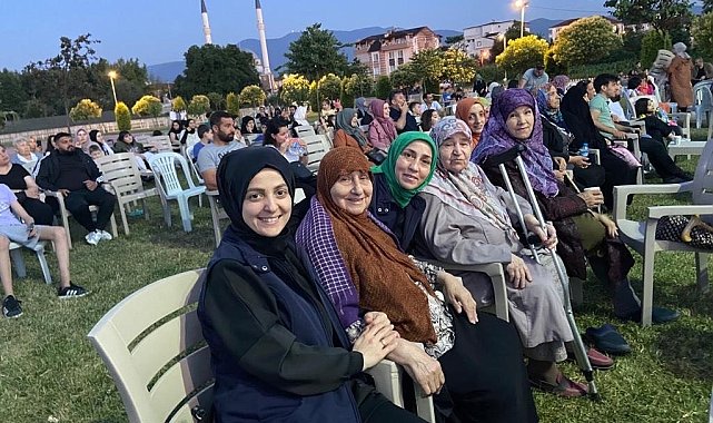 Kartepe'nin çınarları sinema keyfi yaşadı