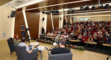 Kayseri Talas'ta 'Gençliğin Aklına Takılanlar' cevap buldu