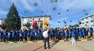 Keşan Meslek Yüksekokulu'nda mezuniyet sevinci