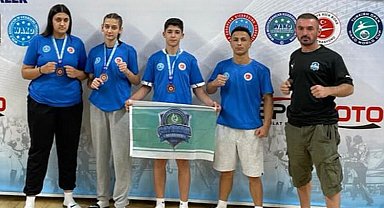 Kick boksçulardan Çayırova'ya üç madalya