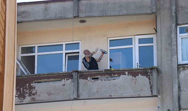 Kız arkadaşını rehin alan eski polis, tutuklandı