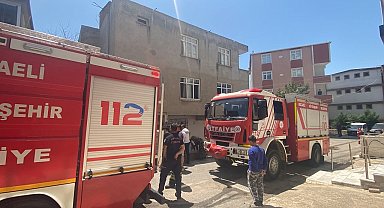 Kocaeli'de 3 katlı binada yangın paniği