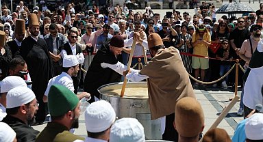 Konya'da gelenek Mevlana Meydanı'nda yaşatıldı