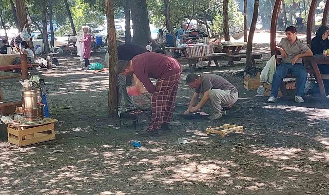 Kurban Bayramı'nı İstanbul'da geçirenler Belgrad Ormanı'na akın etti