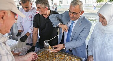 Kütahya Belediyesi'nden aşure bereketi