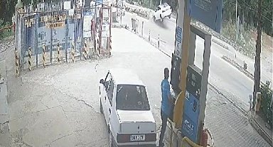 Lüks araç aydınlatma direğine çarptı: 2 yaralı