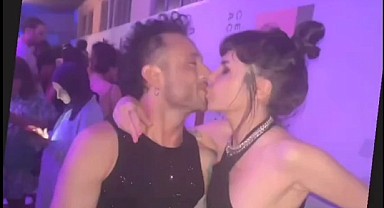 Mabel Matiz ve Gaye Su Akyol öpüştü