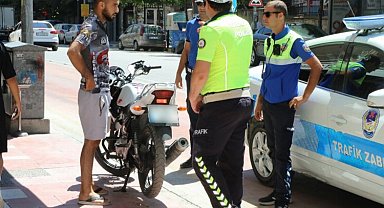 Manisa'da kaldırımlarda motosiklet avı!