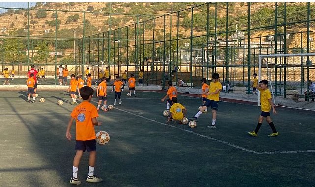 Mardin Büyükşehir geleceğin futbolcularını yetiştiriyor
