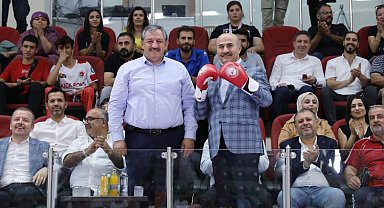 Mardin Valisi Demirtaş milli sporcularla buluştu