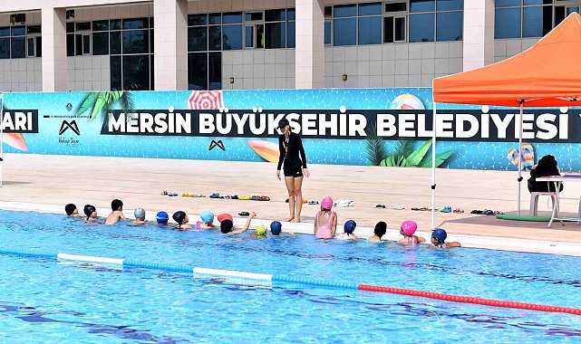 Mersin Büyükşehir Belediyesinin yüzme kursu kayıtları başladı