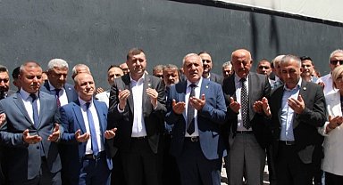 MHP Kayseri'de bayrak değişimi