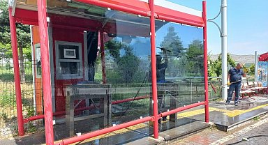 MOTAŞ otobüs duraklarını onarıyor