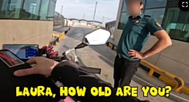 Motosikleti ile Yola Çıkıp İstanbul'a Gitmeye Çalışan Kadınla Flörtleşmeye Çalışan Sınır Güvenliği