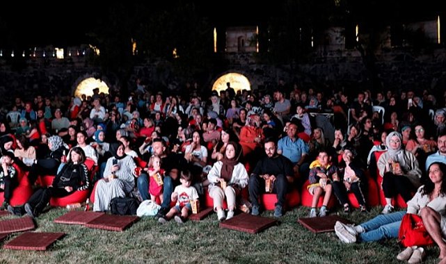 Nevşehir'de açık hava sinema keyfi