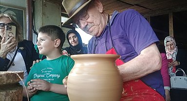 Pazaryeri'nde 81 yaşındaki usta mesleğine aşık