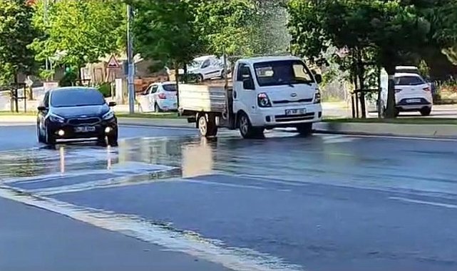 Pendik'te borusu patladı, krizi fırsata çeviren sürücüler arabalarını yıkadı