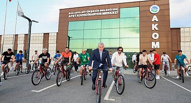 Sakarya'da genç sporcularına bisiklet ödülü