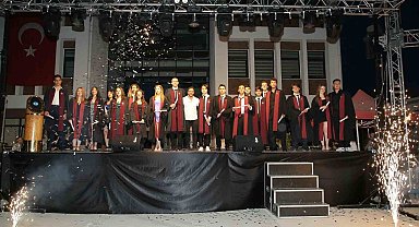 SYAL'de mezuniyet coşkusu