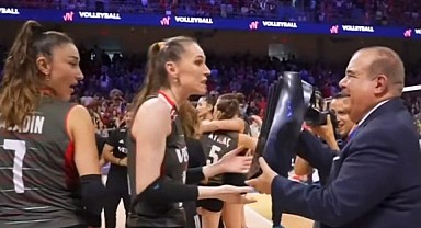 Tarihi final sonrası büyük skandal! Kupa eline tutuşturulan Eda Erdem şoke oldu