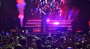 Tatvan'da "Sefo" konserine yoğun ilgi