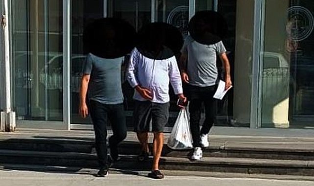 Turistlerin kartını çalıp para çeken hırsızlar yakalandı