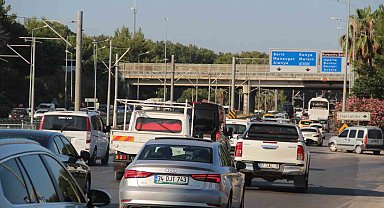 Turizm kenti Antalya'da dönüş trafiği